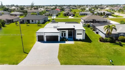 10 SW 33rd Place Cape Coral FL 33904