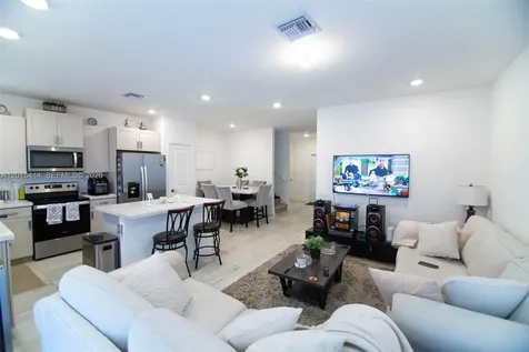 2348 SE 12th Court Homestead FL 33035