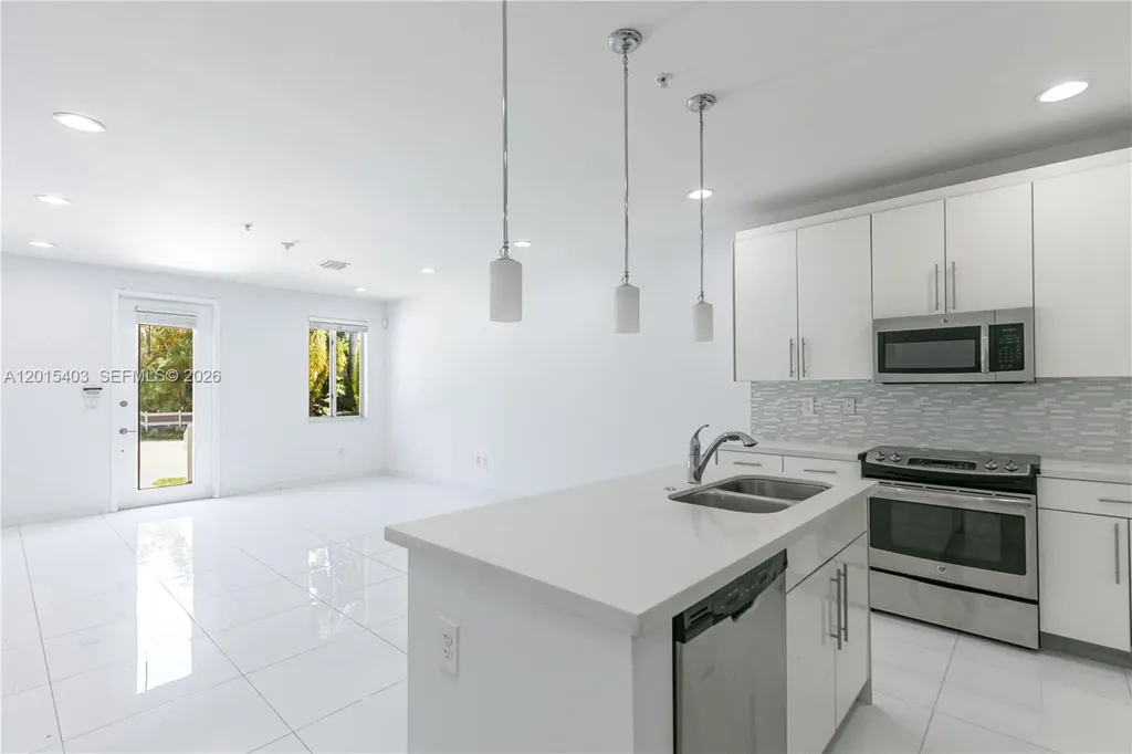 2610 NE 213th Street Miami FL 33180