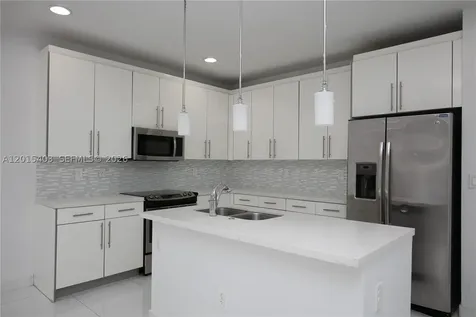 2610 NE 213th Street Miami FL 33180