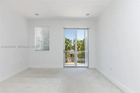 2610 NE 213th Street Miami FL 33180