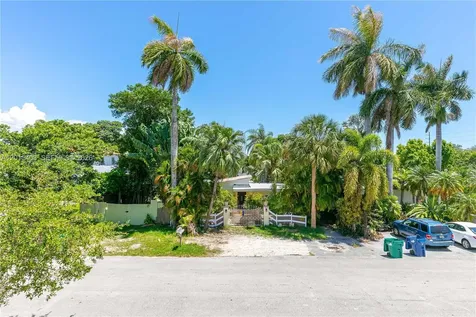 2610 NE 213th Street Miami FL 33180
