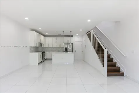 2610 NE 213th Street Miami FL 33180