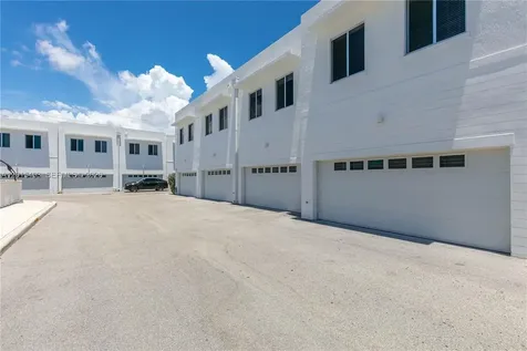 2610 NE 213th Street Miami FL 33180