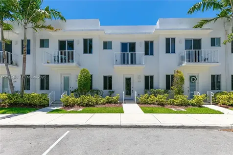 2610 NE 213th Street Miami FL 33180