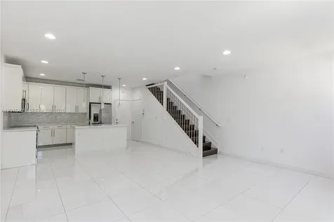 2610 NE 213th Street Miami FL 33180