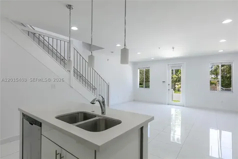 2610 NE 213th Street Miami FL 33180