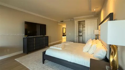 2000 Island Boulevard Aventura FL 33160