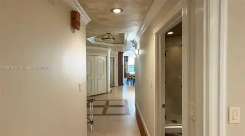 2000 Island Boulevard Aventura FL 33160
