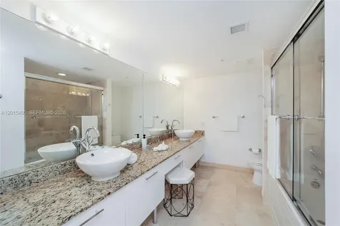 41 SE 5th Street Miami FL 33131