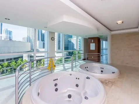 41 SE 5th Street Miami FL 33131