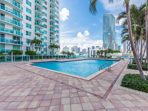 41 SE 5th Street Miami FL 33131