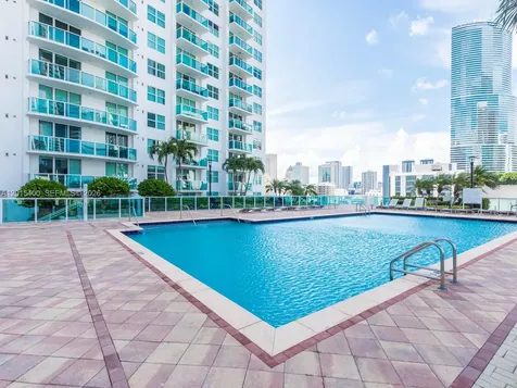 41 SE 5th Street Miami FL 33131