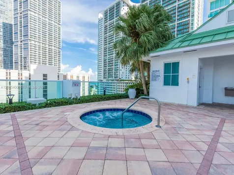 41 SE 5th Street Miami FL 33131