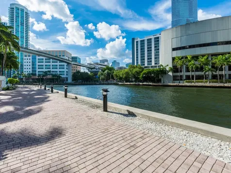 41 SE 5th Street Miami FL 33131