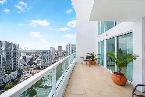 41 SE 5th Street Miami FL 33131