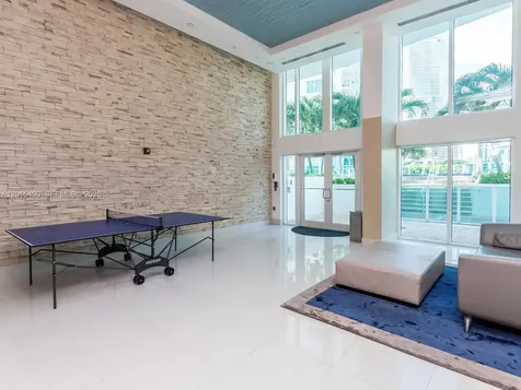 41 SE 5th Street Miami FL 33131