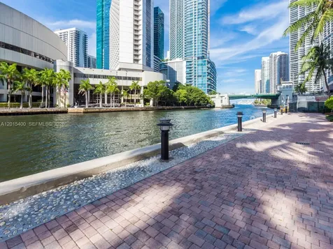 41 SE 5th Street Miami FL 33131