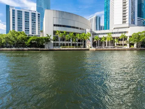 41 SE 5th Street Miami FL 33131
