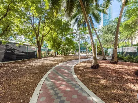 41 SE 5th Street Miami FL 33131