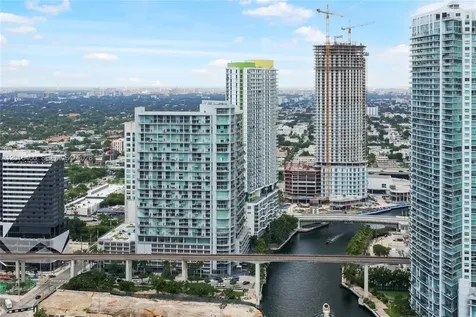 41 SE 5th Street Miami FL 33131