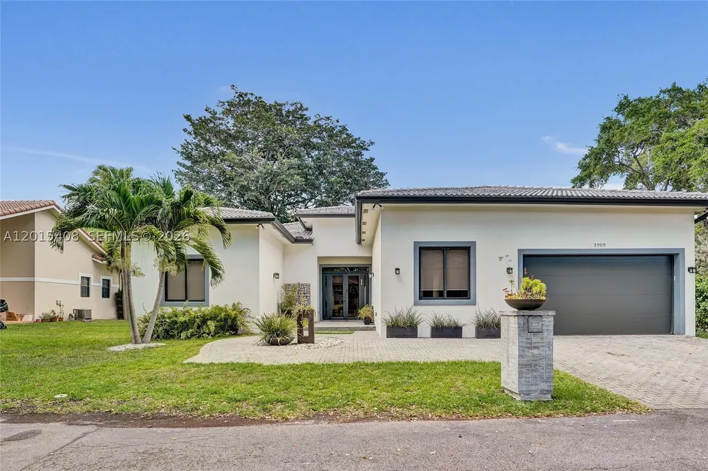 3909 SW 54th Court Dania Beach FL 33312