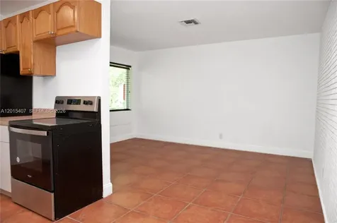 304 SE 9th Court Hallandale Beach FL 33009