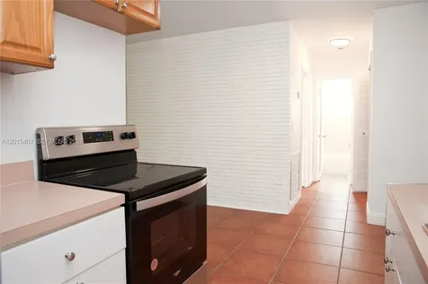 304 SE 9th Court Hallandale Beach FL 33009