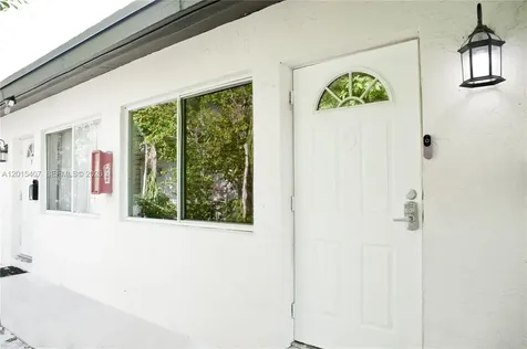 304 SE 9th Court Hallandale Beach FL 33009