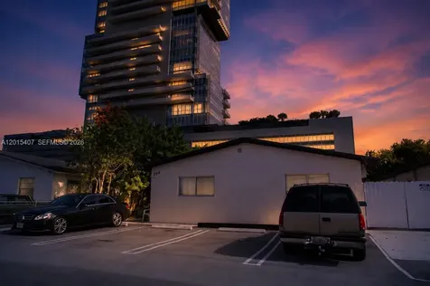 304 SE 9th Court Hallandale Beach FL 33009
