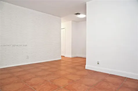 304 SE 9th Court Hallandale Beach FL 33009