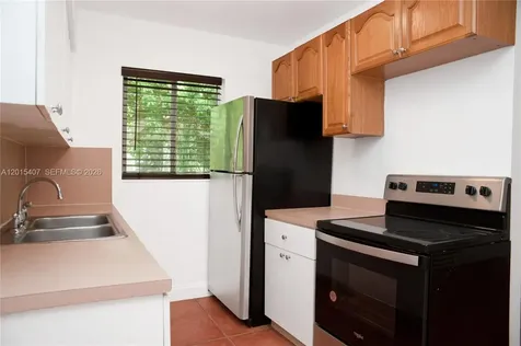 304 SE 9th Court Hallandale Beach FL 33009