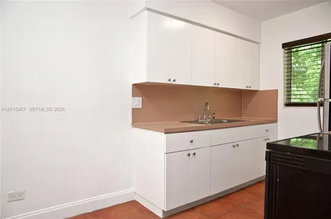 304 SE 9th Court Hallandale Beach FL 33009