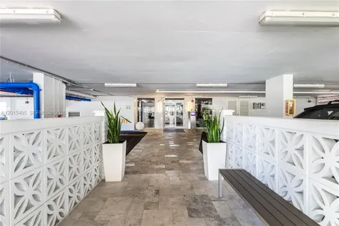401 Ocean Drive Miami Beach FL 33139