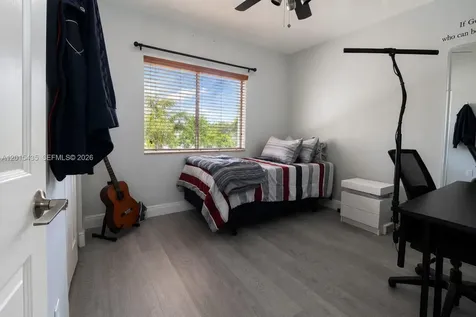 4946 SW 66th Terrace Davie FL 33314