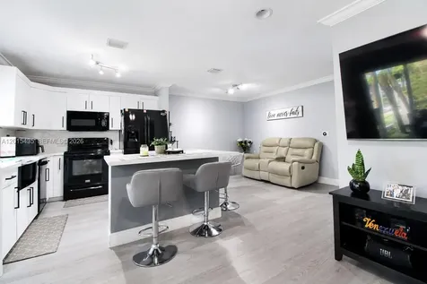 4946 SW 66th Terrace Davie FL 33314