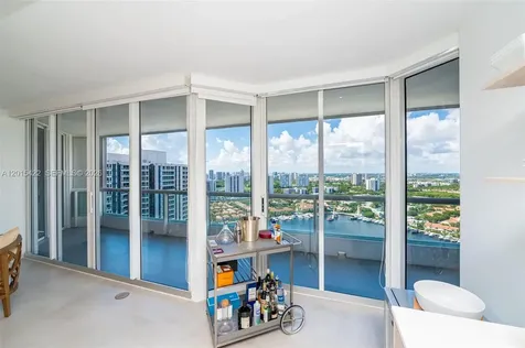 21205 Yacht Club Drive Aventura FL 33180