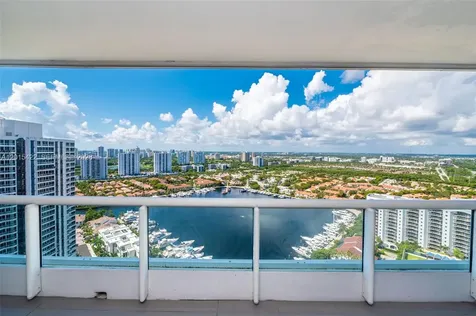 21205 Yacht Club Drive Aventura FL 33180