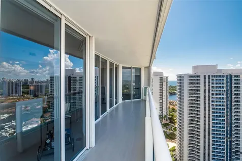 21205 Yacht Club Drive Aventura FL 33180