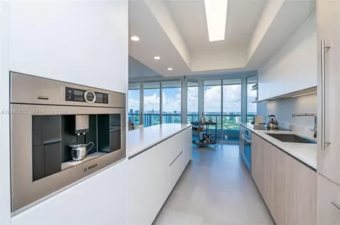 21205 Yacht Club Drive Aventura FL 33180