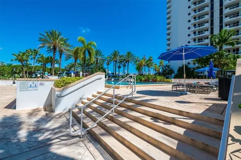 21205 Yacht Club Drive Aventura FL 33180