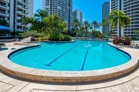21205 Yacht Club Drive Aventura FL 33180