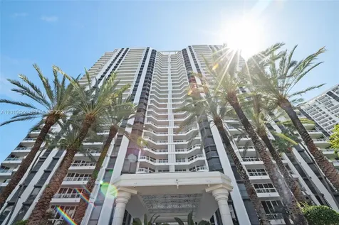 21205 Yacht Club Drive Aventura FL 33180