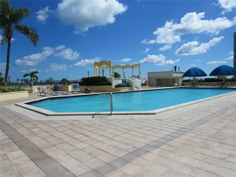 7601 E Treasure Drive North Bay Village FL 33141