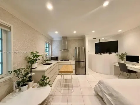 260 Euclid Avenue Miami Beach FL 33139