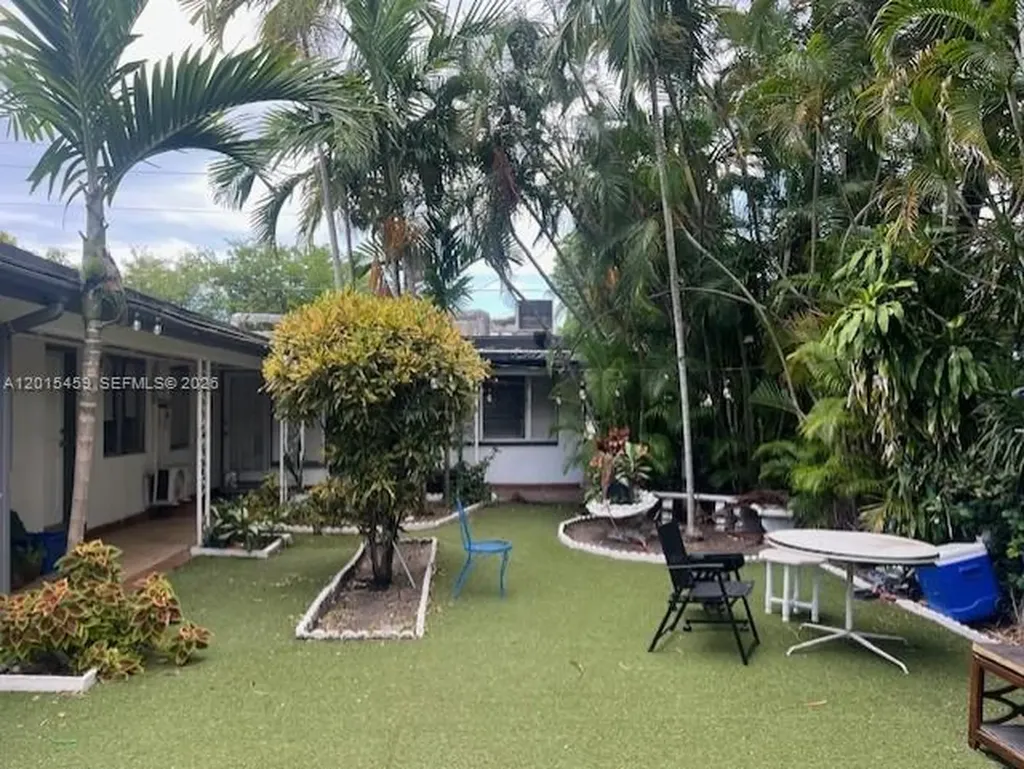 732 Moffett Hallandale Beach FL 33009