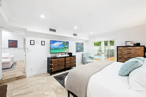200 W Mashta Drive Key Biscayne FL 33149