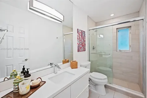 200 W Mashta Drive Key Biscayne FL 33149