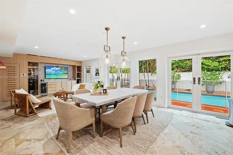 200 W Mashta Drive Key Biscayne FL 33149