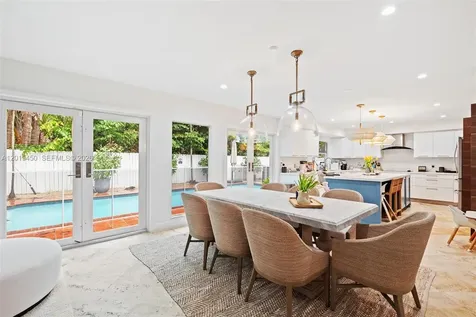 200 W Mashta Drive Key Biscayne FL 33149